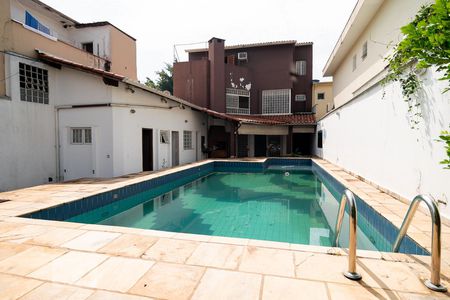 Casa à venda com 216m², 1 quarto e 2 vagasPiscina