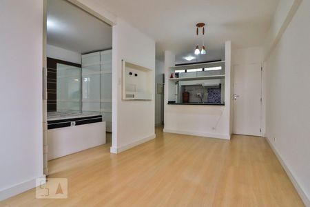 Sala de apartamento à venda com 1 quarto, 42m² em Vila Madalena, São Paulo