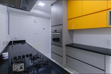 Cozinha de apartamento para alugar com 3 quartos, 132m² em Vila Anastácio, São Paulo