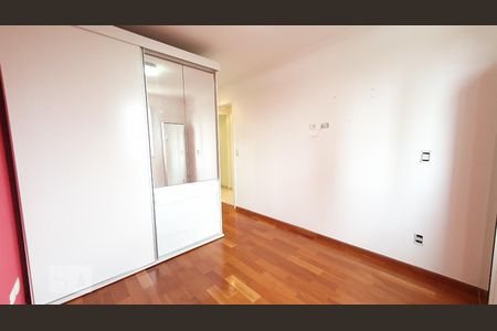 Apartamento para alugar com 132m², 3 quartos e 2 vagasQuarto 2 Suíte 