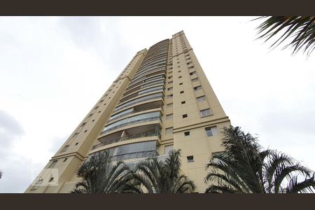 Apartamento para alugar com 132m², 3 quartos e 2 vagasFachada