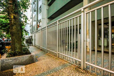 Apartamento à venda com 80m², 2 quartos e 1 vaga Apartamento à venda com 80m², 2 quartos e 1 vagaFachada
