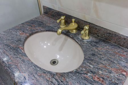 Banheiro Pia de apartamento para alugar com 2 quartos, 90m² em Perdizes, São Paulo