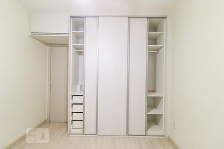 Apartamento à venda com 78m², 2 quartos e 1 vagaQuarto 1 - Armários