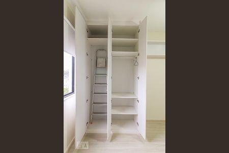Apartamento à venda com 78m², 2 quartos e 1 vagaQuarto 2 - Armários