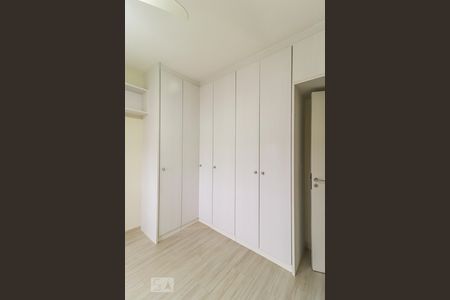 Apartamento à venda com 78m², 2 quartos e 1 vagaQuarto 2 - Armários