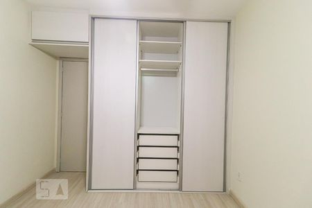 Apartamento à venda com 78m², 2 quartos e 1 vagaQuarto 1 - Armários