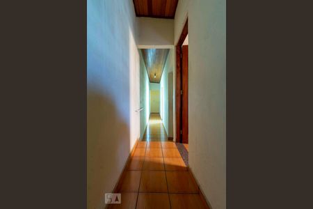 Casa à venda com 125m², 8 quartos e 2 vagas Casa à venda com 125m², 8 quartos e 2 vagasCorredor Parte Superior