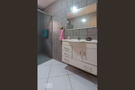 Banheiro Corredor de Entrada de casa à venda com 8 quartos, 125m² em Jardim Hercilia, São Paulo