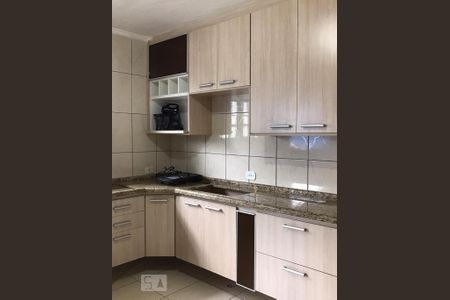 Casa para alugar com 120m², 2 quartos e 2 vagasCozinha