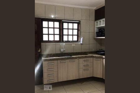 Casa para alugar com 120m², 2 quartos e 2 vagasCozinha