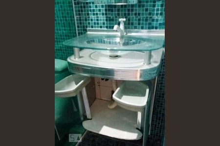 Banheiro de apartamento para alugar com 2 quartos, 55m² em Vila Esperança, São Paulo