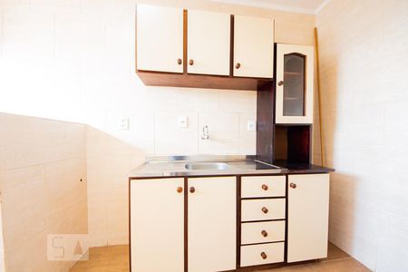 Cozinha  de apartamento para alugar com 1 quarto, 40m² em Jardim Itu Sabará, Porto Alegre