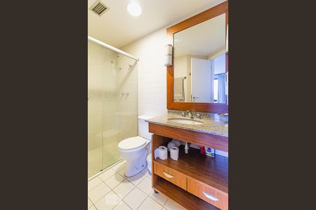 Banheiro da segunda suíte de apartamento para alugar com 2 quartos, 45m² em Planalto Paulista, São Paulo