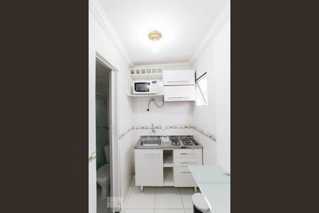 Cozinha de kitnet/studio para alugar com 1 quarto, 14m² em Cidade Vargas, São Paulo