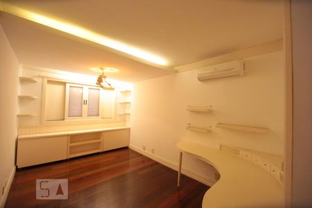 Casa para alugar com 5 quartos, 347m² em Barra da Tijuca, Rio de Janeiro