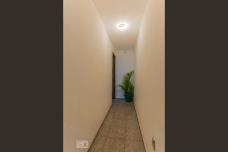Corredor de casa para alugar com 1 quarto, 46m² em Jardim Maria Estela, São Paulo