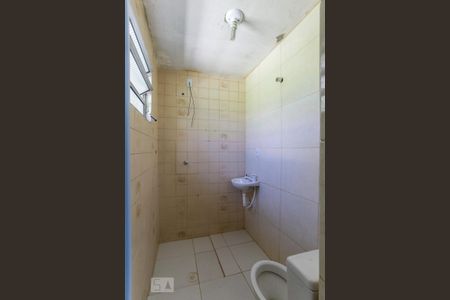 Banheiro de casa para alugar com 1 quarto, 46m² em Jardim Maria Estela, São Paulo