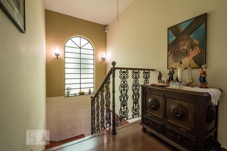 Casa à venda com 175m², 3 quartos e 2 vagasEscada