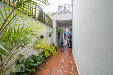 Casa à venda com 175m², 3 quartos e 2 vagasCorredor