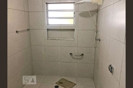 Banheiro de casa à venda com 3 quartos, 150m² em Jardim Mariliza, São Paulo