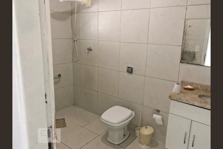 Banheiro de casa à venda com 3 quartos, 150m² em Jardim Mariliza, São Paulo