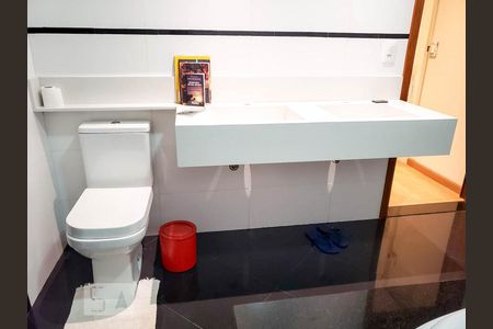 Casa para alugar com 472m², 3 quartos e 6 vagasBanheiro da Suite Principal 