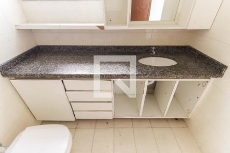 Casa à venda com 285m², 2 quartos e 3 vagasBanheiro da Suíte 2