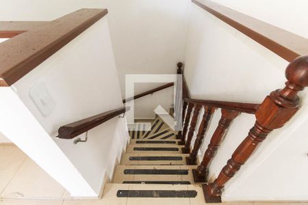 Casa à venda com 285m², 2 quartos e 3 vagasEscada