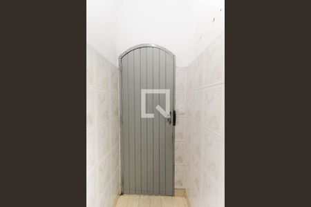 Casa à venda com 285m², 2 quartos e 3 vagasBanheiro de serviço