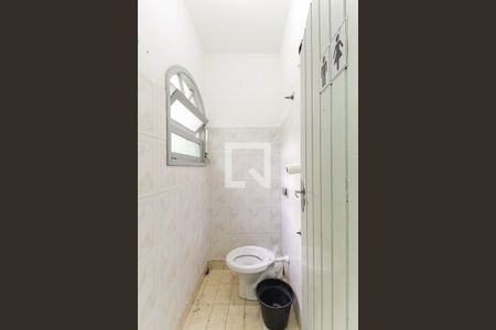 Casa à venda com 285m², 2 quartos e 3 vagasBanheiro de serviço