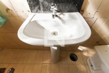 Casa à venda com 285m², 2 quartos e 3 vagasBanheiro Social