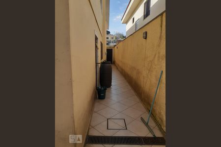 Casa à venda com 192m², 4 quartos e 2 vagas Casa à venda com 192m², 4 quartos e 2 vagasCorredor Externo