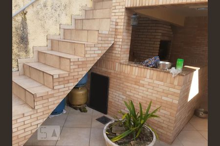 Casa à venda com 192m², 4 quartos e 2 vagas Casa à venda com 192m², 4 quartos e 2 vagasArea externa