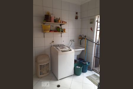 Casa à venda com 192m², 4 quartos e 2 vagas Casa à venda com 192m², 4 quartos e 2 vagasArea de Serviço