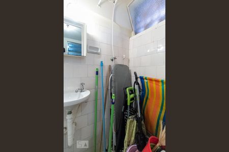 Banheiro de Serviço de apartamento à venda com 3 quartos, 65m² em Laranjeiras, Rio de Janeiro