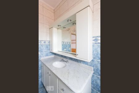 Casa à venda com 250m², 4 quartos e 2 vagasBanheiro