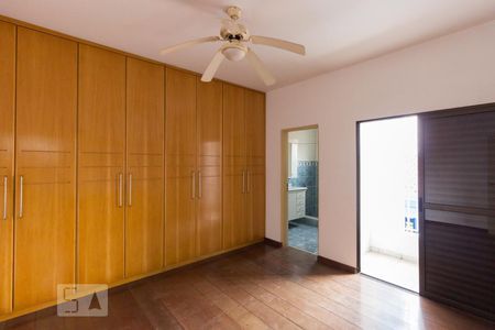 Casa à venda com 250m², 4 quartos e 2 vagasQuarto