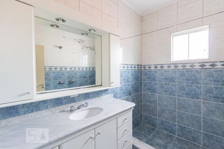 Casa à venda com 250m², 4 quartos e 2 vagasBanheiro