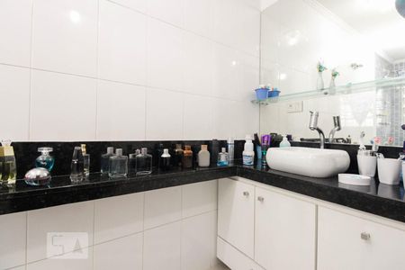 Casa à venda com 380m², 3 quartos e 4 vagasBanheiro Suite 