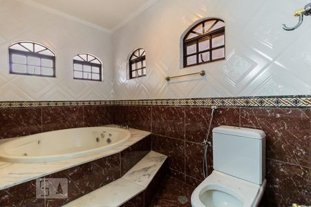 Casa à venda com 280m², 4 quartos e 2 vagasBanheiro da Suíte 2