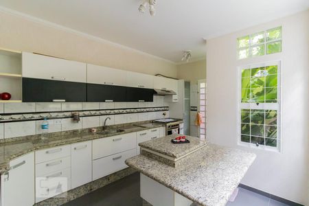 Cozinha de casa à venda com 4 quartos, 280m² em Parque Residencial Oratorio, São Paulo