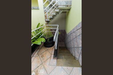 Casa à venda com 280m², 4 quartos e 2 vagasEscada