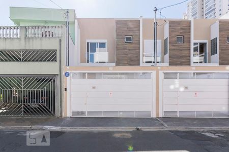 Casa à venda com 177m², 3 quartos e 2 vagasFachada