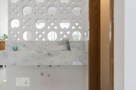 Lavabo de casa à venda com 3 quartos, 177m² em Vila Firmiano Pinto, São Paulo