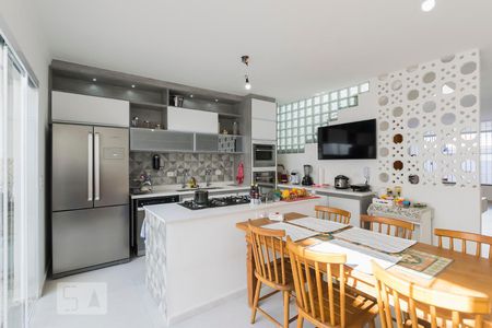 Cozinha de casa à venda com 3 quartos, 177m² em Vila Firmiano Pinto, São Paulo