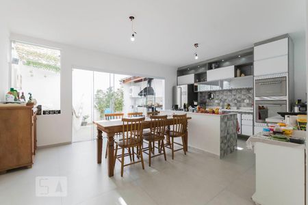 Cozinha de casa à venda com 3 quartos, 177m² em Vila Firmiano Pinto, São Paulo