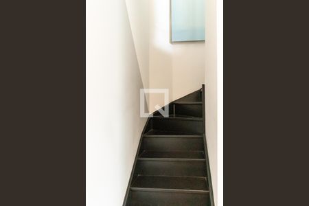 Apartamento à venda com 60m², 1 quarto e 1 vagaEscada