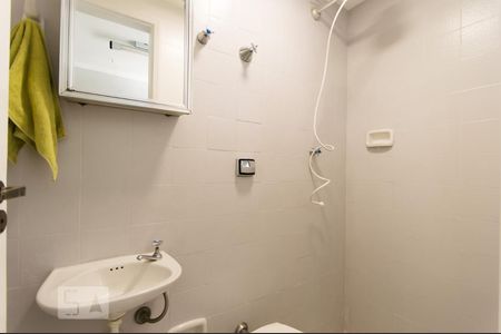 Apartamento para alugar com 78m², 2 quartos e 1 vaga Apartamento para alugar com 78m², 2 quartos e 1 vagaBanheiro de Serviço