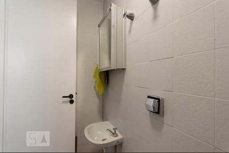 Apartamento para alugar com 78m², 2 quartos e 1 vaga Apartamento para alugar com 78m², 2 quartos e 1 vagaBanheiro de Serviço